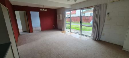 Two-bedroom unit available for rent in a prime location - Photo 4