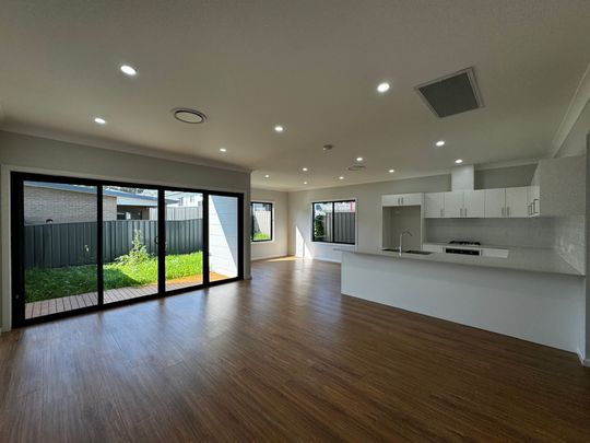 Convenient Living in Morisset - Photo 1