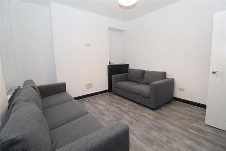 4 bedroom house to rent - Photo 2