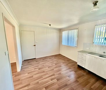 Single level home with 3 bedrooms - Photo 4