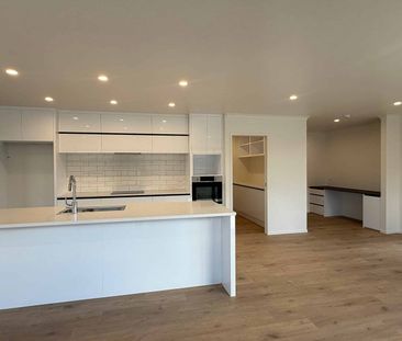 Location, Location, Location! - Photo 3