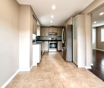 For Lease - 13 Benjamin Lane, Barrie, Ontario - Photo 3