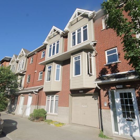 1542 Saint-Antoine O. - Photo 1