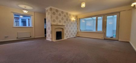 4 bed detached bungalow to rent in Hillside View, Nelson, BB9 - Photo 2