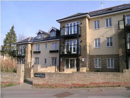 Temple Court, Monument Hill, Weybridge, KT13 flat to rent - Photo 4