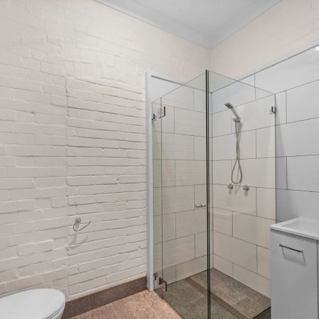 Fully furnished and renovated unit in Balmain! - Photo 4