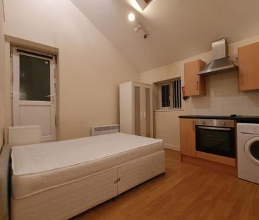 Studio to rent - Photo 5