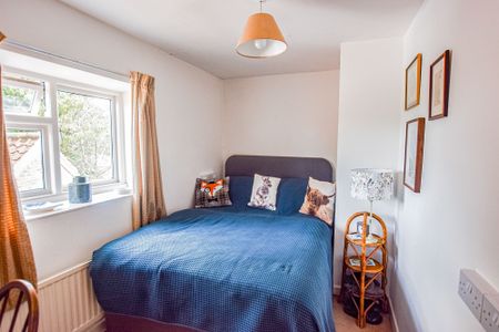 Great Massingham - Photo 4