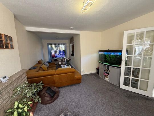 5 bedroom semi-detached house to rent - Photo 1