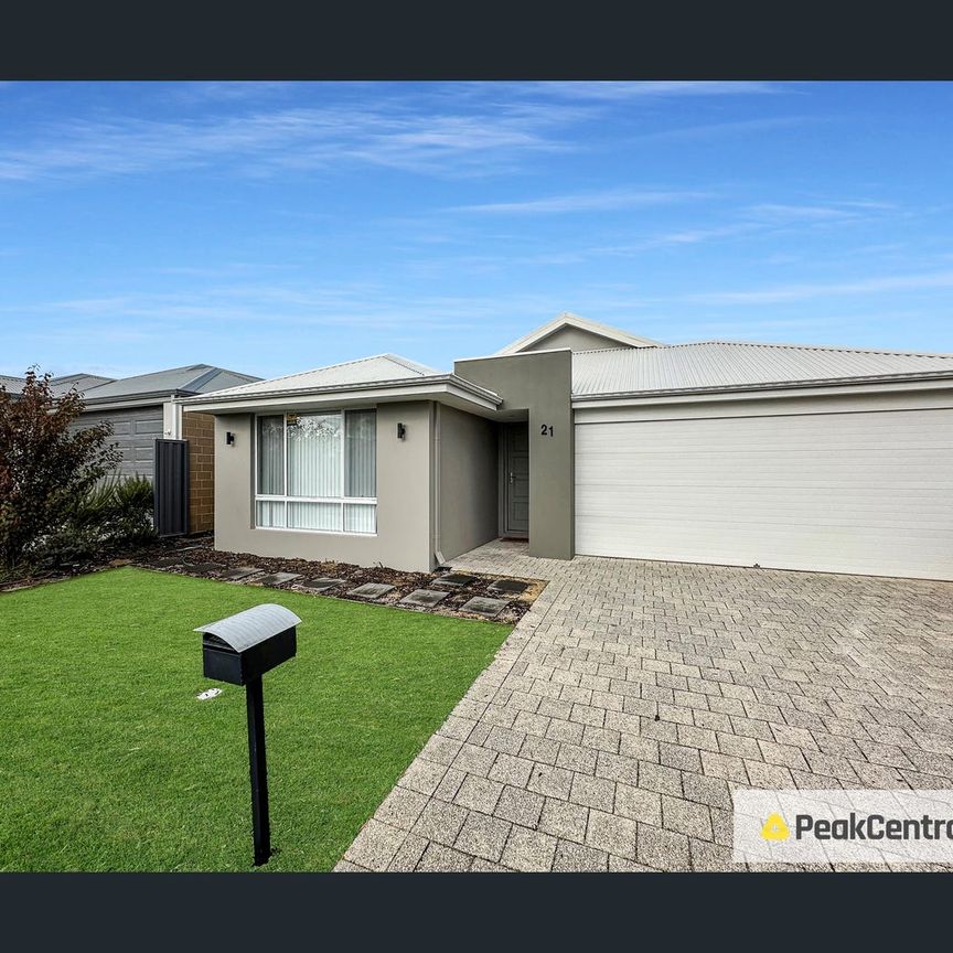 72 Willmott Drive, Cooloongup, WA 6168 - Photo 1