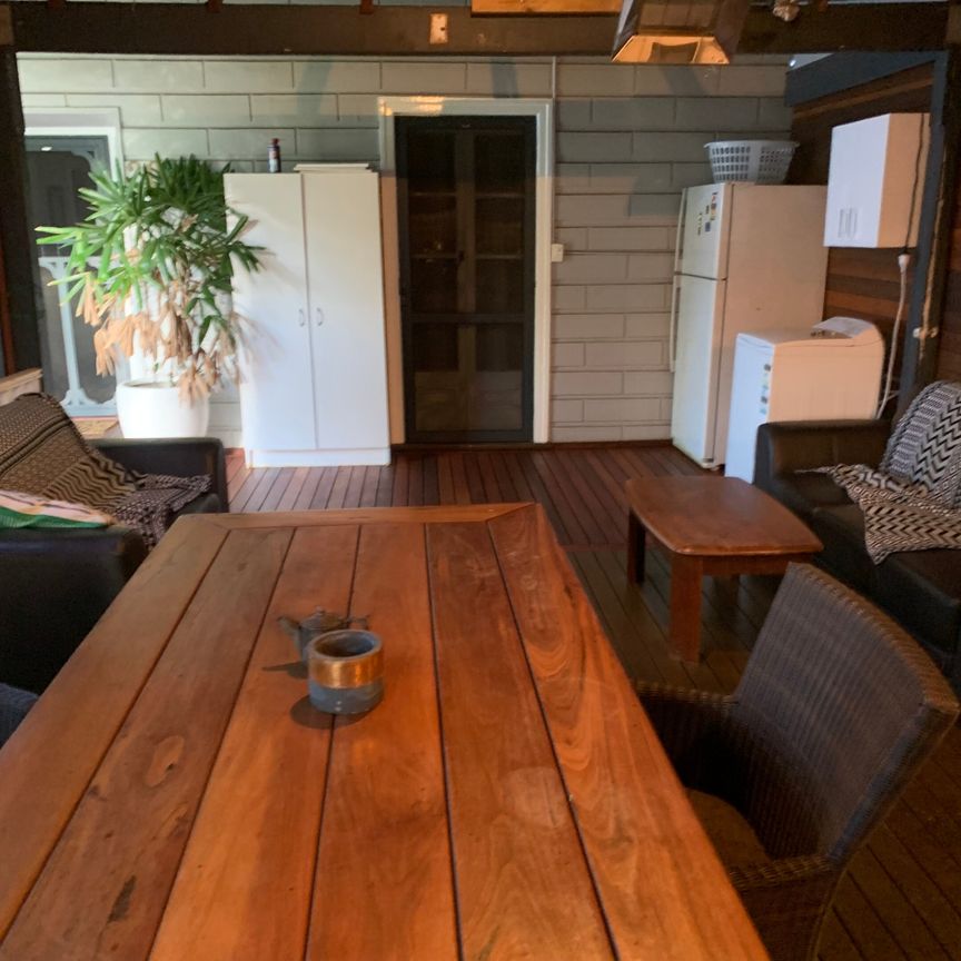 Victoria Park - Photo 1