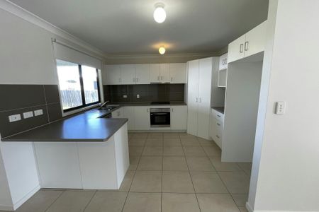 8 Keys Place - Photo 2