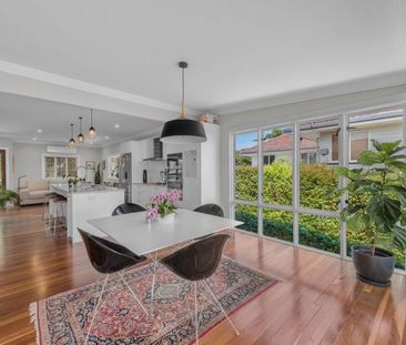 Beautiful Home in Wavell Heights - Photo 2