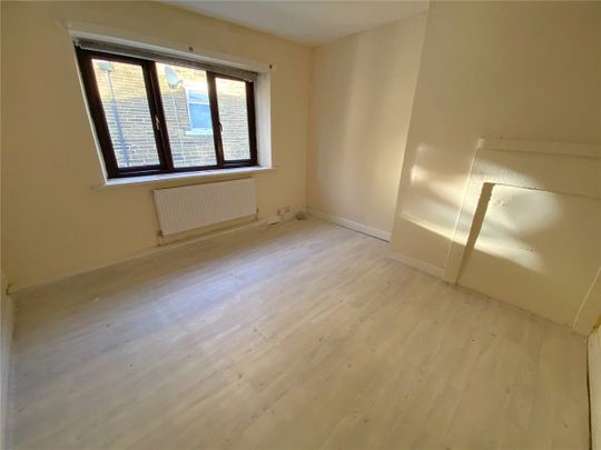Dole Street, Thornton, Bradford, BD13 - Photo 1