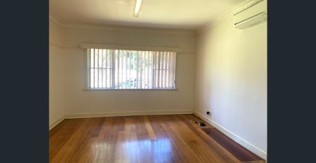 3 bedroom Family Home - Photo 5