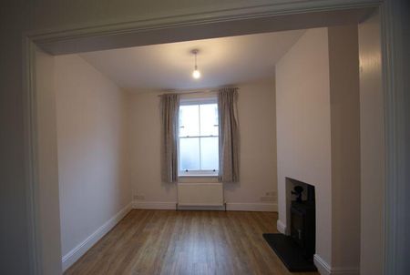 2 bedroom terraced house to rent - Photo 3