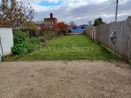 3 bedroom terraced house to rent - Photo 3