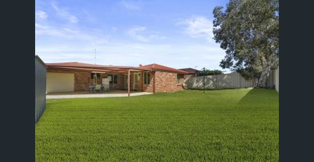 IMMACULATE FAMILY HOME !!! - Photo 4