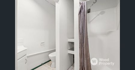 Stylish Studio Living in the Heart of St Kilda - Photo 2