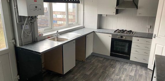 3 bedroom terraced house to rent - Photo 2