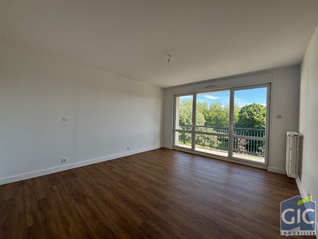 Location Appartement 4 pièces 82m² - Photo 2