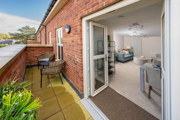 2 bedroom retirement property to rent - Photo 1