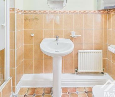 Royal Oak Avenue, Blackburn. Lancs. BB1 8QD - Photo 1