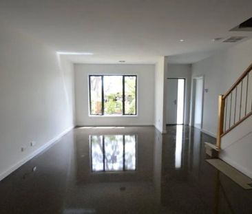 28 Lewton Road, Mount Waverley VIC 3149 - Townhouse For Rent | Domain - Photo 1