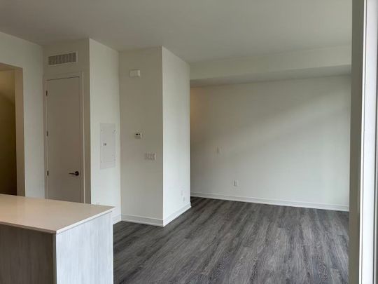 For Lease - 8 David Eyer Road Unit# 1224, Richmond Hill, Ontario - Photo 1