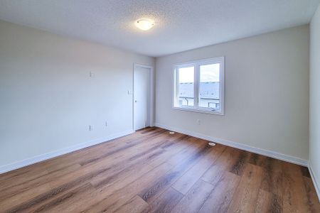 For Lease - 1364 Kaniv Street, Oakville, Ontario - Photo 3