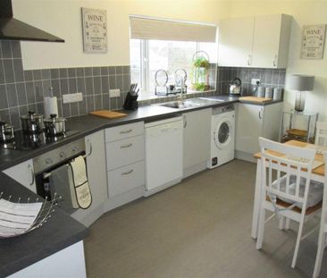 3 bedroom maisonette to rent - Photo 2