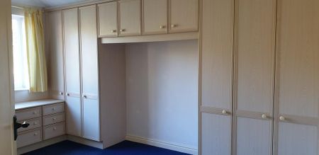 3 bedroom detached bungalow to rent - Photo 3