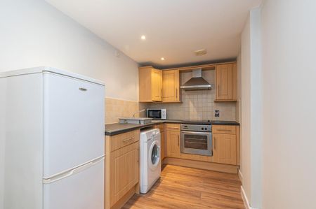 2 bedroom flat to rent - Photo 4