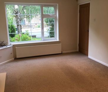 2 Bed Flat, Low Lane, LS18 - Photo 1