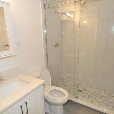 For Rent: 2 Bedroom near Skytrain **** - Photo 4