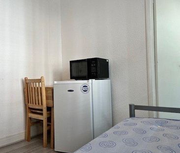 House share to rent - Photo 1