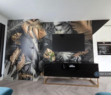 2 bedroom semi-detached house to rent - Photo 5