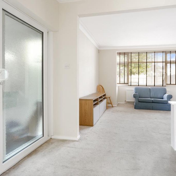 3 bedroom end of terrace house to rent - Photo 1