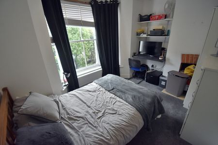 6 Bed Terraced House, Donnington Road, RG1 - Photo 3