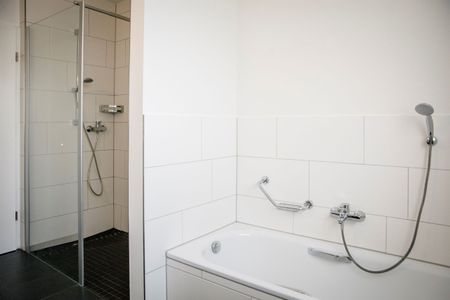 Modern apartment with large balcony - Photo 2