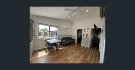 ✨ Modern 2-Bedroom Furnished Cabin for Rent — Utilities Included! ✨ - Photo 4