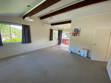 54 Churton Drive, Churton Park - Photo 2