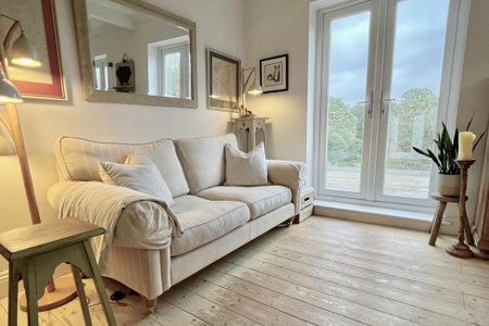 4 bedroom detached house to rent - Photo 2