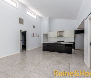 Executive Family Home - Photo 1