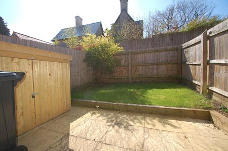 2 bedroom end of terrace house to rent - Photo 4