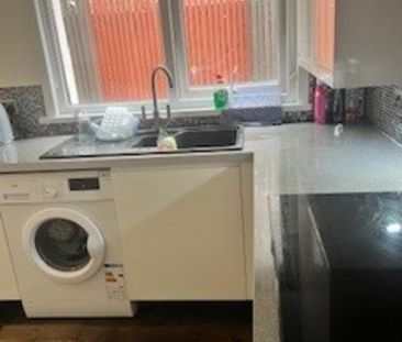 4 bedroom terraced house to rent - Photo 3