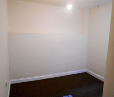 4 bedroom terraced house to rent - Photo 4