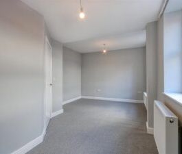 1 BEDROOM Apartment - First Floor - Photo 4