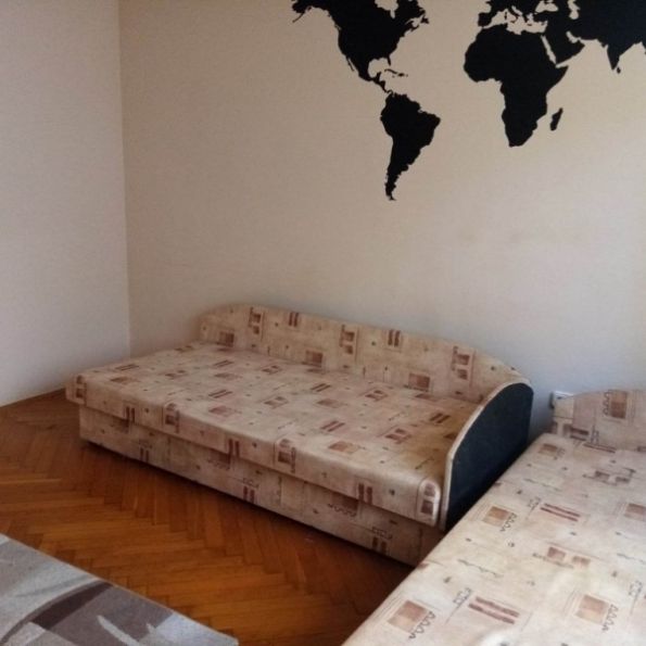 Belvárosban, kiadó bútorozott 2,5 szobás albérlet - Fotó 1