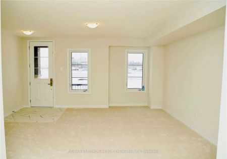 Property For Lease | W9046121 - Photo 5